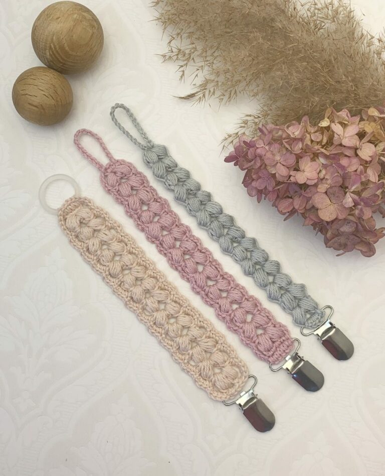 Pacifier holder Poppy 3 in 1 crochet pattern - Ellenkantarellen.com