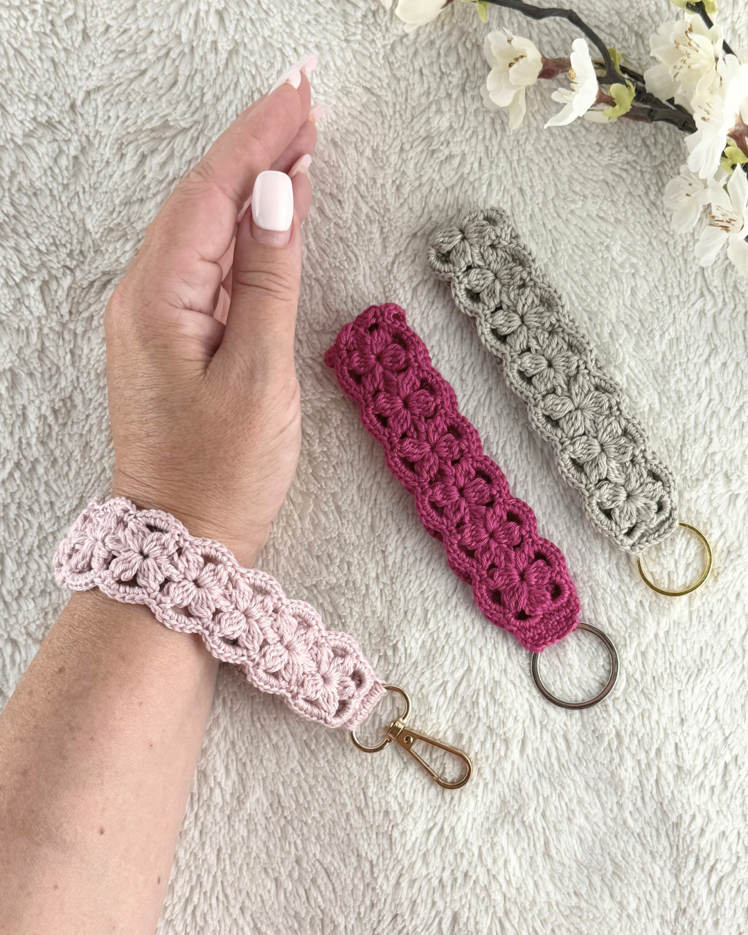 Magnolia Wristlet Crochet Pattern - Image 2