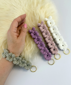 Crochet pattern for lovely Wristlet Primrose
