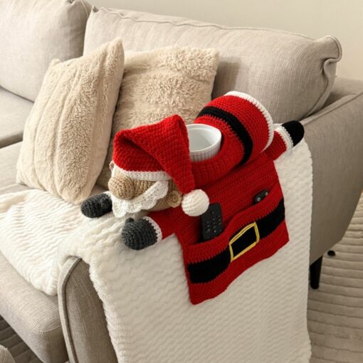 Crochet Santa Sofa Armrest Organizer pattern