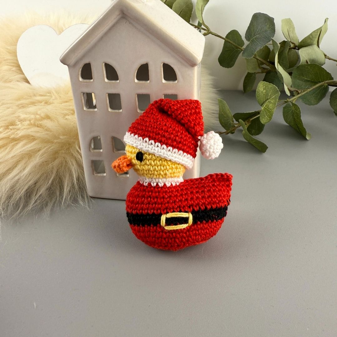 Super cute No Sew Santa Ducky Crochet pattern + Printable Holder - Image 4