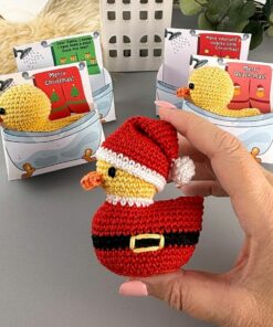 Super cute No Sew Santa Ducky Crochet pattern + Printable Holder