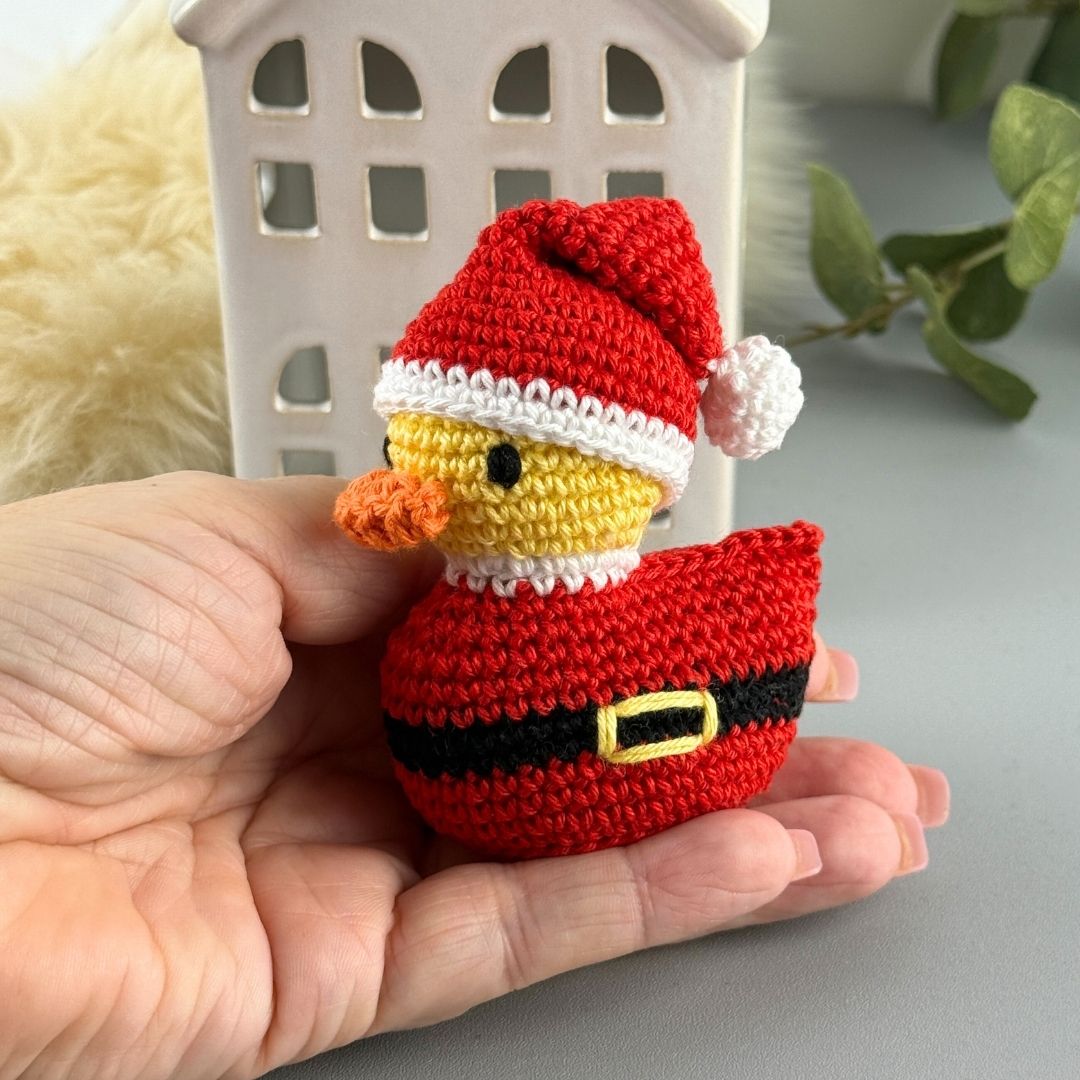 Super cute No Sew Santa Ducky Crochet pattern + Printable Holder - Image 6