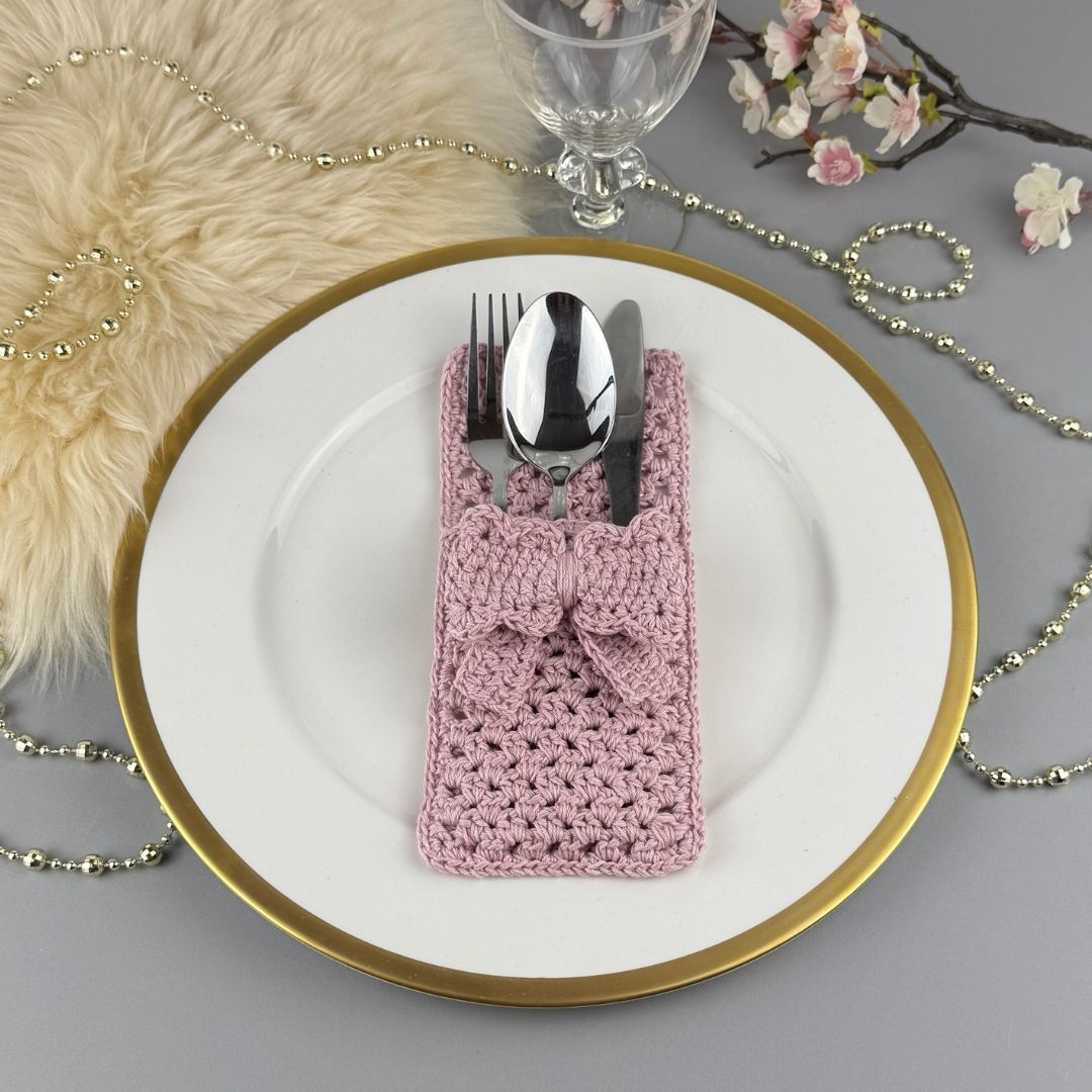 Crochet Cutlery Holder with Bow Pattern