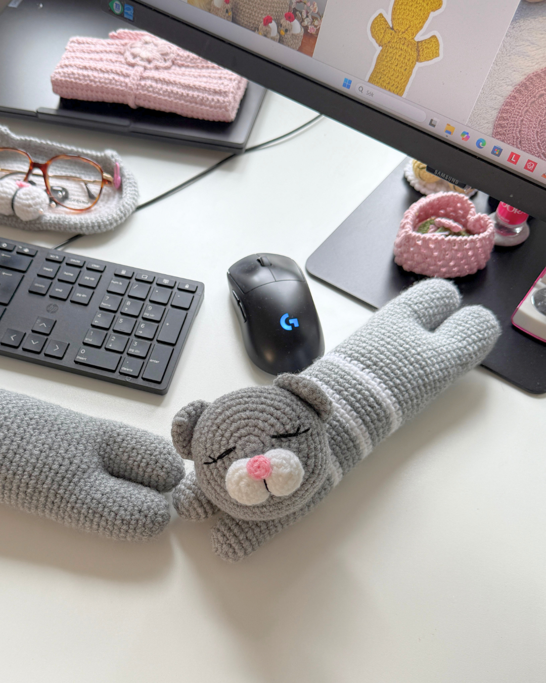 Cat Keyboard & Mouse Wrist Rest Crochet Pattern - Image 8